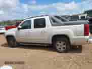 2011 Chevrolet Avalanche LT z VIN 3GNMCFE08BG106495, wystawiony jako IAAI lot #43354297 z przebiegiem 237 222 mil mil oraz . Historia ofert i sprzedaży dostępna na DreamBid. Obrazek 13.