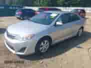 2012 Toyota Camry L z VIN 4T1BF1FK6CU542959, wystawiony jako IAAI lot #42551150 z przebiegiem 174 533 mil mil oraz . Historia ofert i sprzedaży dostępna na DreamBid. Obrazek 2.