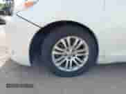 2017 Toyota Sienna XLE Auto Access Seat z VIN 5TDYZ3DC9HS864617, wystawiony jako IAAI lot #42833882 z przebiegiem 61 329 mil mil oraz . Historia ofert i sprzedaży dostępna na DreamBid. Obrazek 6.