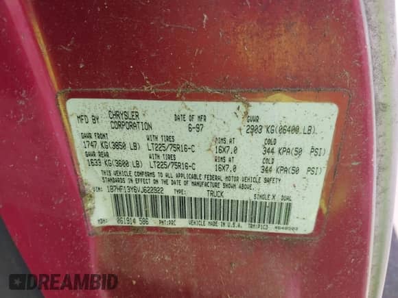 1997 Dodge 1500 z VIN 1B7HF13Y6VJ622922, wystawiony jako IAAI lot #42457393 z przebiegiem 95 658 mil mil oraz . Historia ofert i sprzedaży dostępna na DreamBid. Obrazek 9.