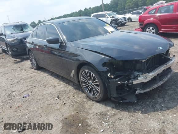 2019 BMW 5 Series 530i xDrive с VIN WBAJA7C57KWW37675, выставлен на аукционе IAAI как лот 42594212 с пробегом 121 742 миль миль и . История ставок и продаж доступна на DreamBid. Изображение 1.