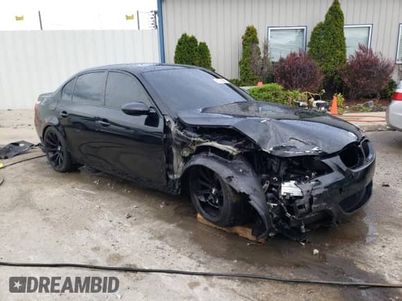 2008 BMW 5 Series M5 с VIN WBSNB93548CX09643, выставлен на аукционе Copart как лот 83785065 с пробегом Не указан миль и На запчасти • Non repairable. История ставок и продаж доступна на DreamBid. Изображение 4.