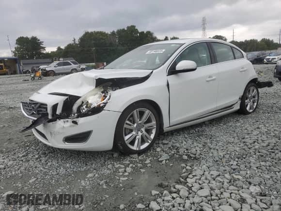 2013 Volvo S60 T6 R-Design Platinum с VIN YV1902FH5D2233375, выставлен на аукционе Copart как лот 68198835 с пробегом 82 713 миль миль и Списание • Salvage title. История ставок и продаж доступна на DreamBid. Изображение 1.