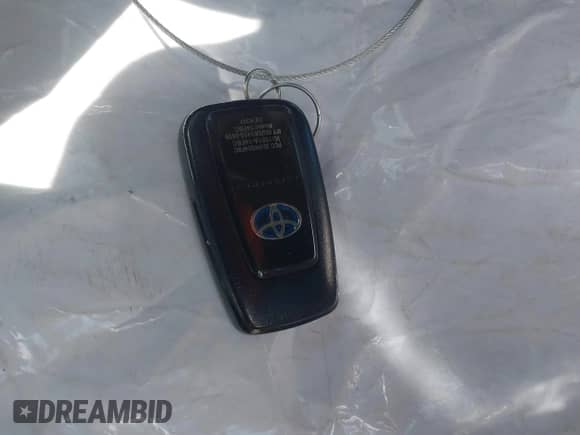 2020 Toyota Camry Hybrid XLE z VIN 4T1F31AK4LU526096, wystawiony jako IAAI lot #42213926 z przebiegiem 102 881 mil mil oraz . Historia ofert i sprzedaży dostępna na DreamBid. Obrazek 11.