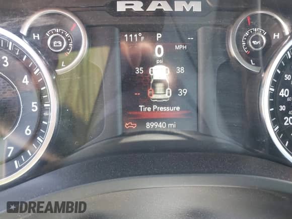 2023 Ram 1500 Tradesman z VIN 1C6SRFGT5PN553622, wystawiony jako IAAI lot #42935816 z przebiegiem 89 940 mil mil oraz . Historia ofert i sprzedaży dostępna na DreamBid. Obrazek 15.