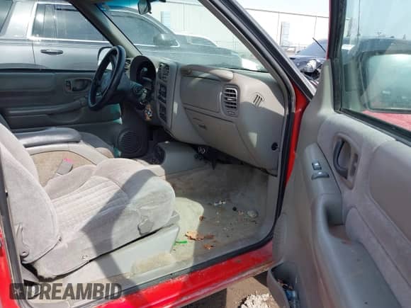 2001 Chevrolet Blazer LS with VIN 1GNCS18W21K180486, listed as a IAAI auction lot 41803349 with Not provided miles and . Bid and sale history available at DreamBid. Image 5.