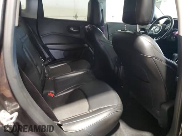 2019 Jeep Compass Latitude z VIN 3C4NJDBB7KT741180, wystawiony jako Copart lot #86051805 z przebiegiem 67 017 mil mil oraz Szkoda całkowita • Salvage title. Historia ofert i sprzedaży dostępna na DreamBid. Obrazek 11.