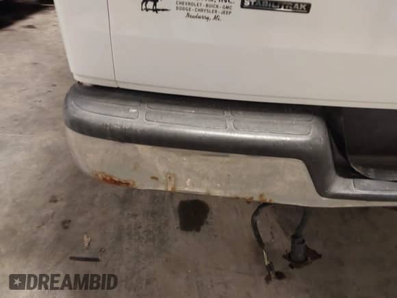 2008 Chevrolet Express Passenger with VIN 1GAGG25K581113442, listed as a IAAI auction lot 41770836 with 172,065 mi miles and . Bid and sale history available at DreamBid. Image 22.