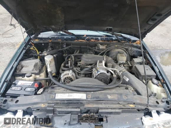 2002 Chevrolet S-10 с VIN 1GCCS14W728140045, выставлен на аукционе Copart как лот 56048605 с пробегом 243 154 миль миль и Списание • Salvage title. История ставок и продаж доступна на DreamBid. Изображение 11.