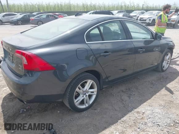 2015 Volvo S60 T5 Premier с VIN YV1612TB5F1310965, выставлен на аукционе IAAI как лот 42069463 с пробегом 107 178 миль миль и . История ставок и продаж доступна на DreamBid. Изображение 4.