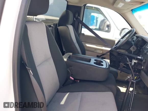 2007 GMC Sierra 1500 Work Truck с VIN 1GTEC14037Z600126, выставлен на аукционе IAAI как лот 42245828 с пробегом 161 412 миль миль и . История ставок и продаж доступна на DreamBid. Изображение 8.