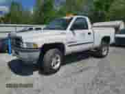 2001 Dodge 1500 z VIN 1B7HF16Y31S212952, wystawiony jako Copart lot #55523075 z przebiegiem Nie podano mil oraz Szkoda całkowita • Salvage title. Historia ofert i sprzedaży dostępna na DreamBid. Obrazek 1.
