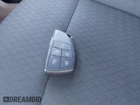 2022 Chevrolet Silverado 1500 RST z VIN 3GCUDEET8NG680920, wystawiony jako IAAI lot #41595611 z przebiegiem 43 457 mil mil oraz . Historia ofert i sprzedaży dostępna na DreamBid. Obrazek 11.