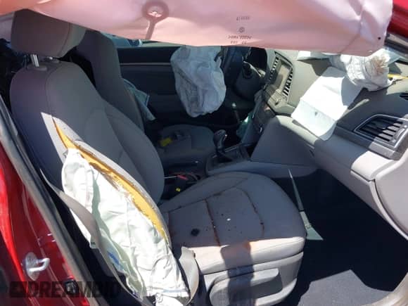 2018 Hyundai Elantra SEL с VIN KMHD84LF6JU451179, выставлен на аукционе IAAI как лот 39380305 с пробегом 12 998 миль миль и . История ставок и продаж доступна на DreamBid. Изображение 5.