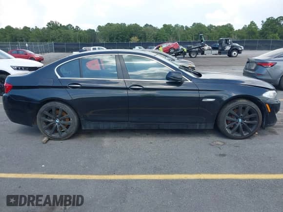 2013 BMW 5 Series 535i xDrive с VIN WBAFU7C52DDU70430, выставлен на аукционе IAAI как лот 42782147 с пробегом 152 678 миль миль и . История ставок и продаж доступна на DreamBid. Изображение 13.