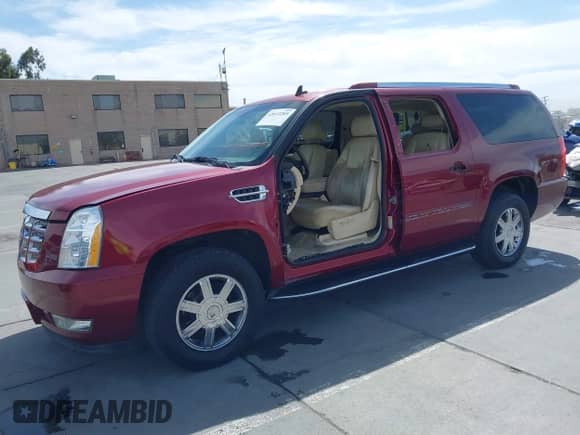 2008 Cadillac Escalade ESV с VIN 1GYFK66888R160245, выставлен на аукционе IAAI как лот 42642205 с пробегом 163 669 миль миль и . История ставок и продаж доступна на DreamBid. Изображение 2.