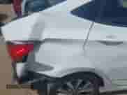 2017 Hyundai Accent SE z VIN KMHCT4AE2HU340627, wystawiony jako IAAI lot #42765503 z przebiegiem 89 841 mil mil oraz . Historia ofert i sprzedaży dostępna na DreamBid. Obrazek 15.