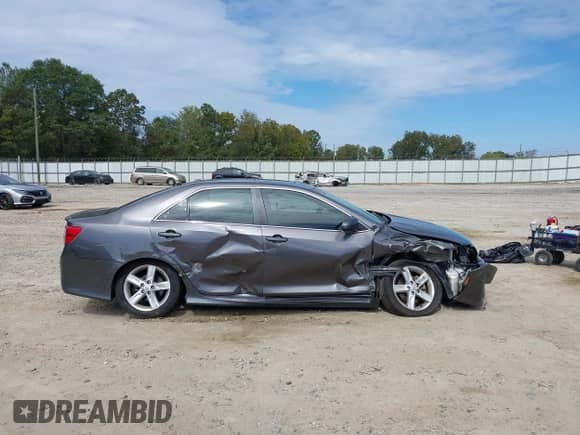 2014 Toyota Camry L z VIN 4T1BF1FK7EU792150, wystawiony jako IAAI lot #43342944 z przebiegiem 189 295 mil mil oraz . Historia ofert i sprzedaży dostępna na DreamBid. Obrazek 13.