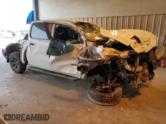 2022 Ram 1500 Rebel z VIN 1C6SRFLM1NN136249, wystawiony jako Copart lot #87621815 z przebiegiem 76 312 mil mil oraz Szkoda całkowita • Salvage title. Historia ofert i sprzedaży dostępna na DreamBid. Obrazek 4.