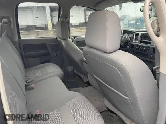 2007 Dodge RAM z VIN 3D7ML48A37G793593, wystawiony jako Copart lot #57533505 z przebiegiem 273 103 mil mil oraz Czysty tytuł • Clean title. Historia ofert i sprzedaży dostępna na DreamBid. Obrazek 6.