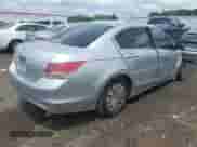 2010 Honda Accord LX z VIN 1HGCP2F33AA054282, wystawiony jako IAAI lot #42381258 z przebiegiem 201 035 mil mil oraz . Historia ofert i sprzedaży dostępna na DreamBid. Obrazek 4.