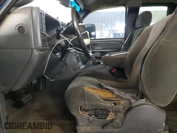 2004 Chevrolet Silverado 2500 LS с VIN 1GCGK29U14Z197255, выставлен на аукционе Copart как лот 69203055 с пробегом 302 453 миль миль и Списание • Salvage title. История ставок и продаж доступна на DreamBid. Изображение 7.
