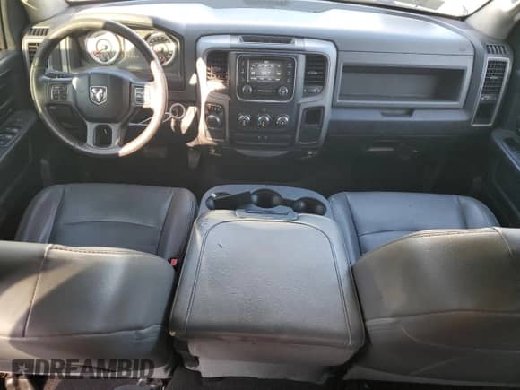 2015 Ram 1500 Tradesman z VIN 1C6RR6FG1FS755196, wystawiony jako Copart lot #66000385 z przebiegiem 162 815 mil mil oraz Szkoda całkowita • Salvage title. Historia ofert i sprzedaży dostępna na DreamBid. Obrazek 8.