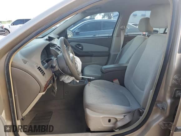 2005 Chevrolet Malibu с VIN 1G1ZS52F35F328879, выставлен на аукционе Copart как лот 62897995 с пробегом 118 671 миль миль и Списание • Salvage title. История ставок и продаж доступна на DreamBid. Изображение 7.