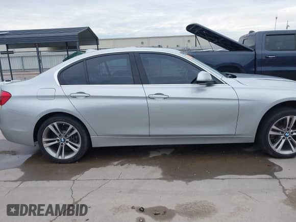 2018 BMW 3 Series 330i with VIN WBA8B9C55JK676701, listed as a IAAI auction lot 42444081 with 77,063 mi miles and . Bid and sale history available at DreamBid. Image 13.