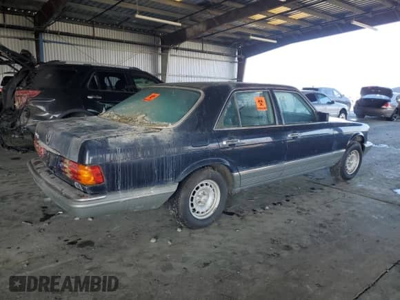 1985 Mercedes-Benz 380 with VIN WDBCA32D9FA190068, listed as a Copart auction lot 87005525 with 115,518 mi miles and Clean title. Bid and sale history available at DreamBid. Image 3.