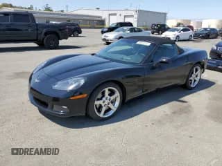 2006 Chevrolet Corvette с VIN 1G1YY36U365130706, выставлен на аукционе Copart как лот 59812515 с пробегом 61 694 миль миль и Списание • Salvage title. История ставок и продаж доступна на DreamBid. Изображение 1.