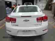 2015 Chevrolet Malibu LS z VIN 1G11B5SL8FF299741, wystawiony jako IAAI lot #43359561 z przebiegiem 118 696 mil mil oraz . Historia ofert i sprzedaży dostępna na DreamBid. Obrazek 16.