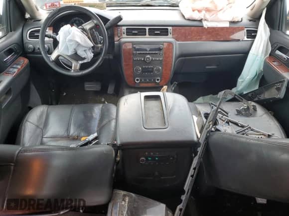 2013 Chevrolet Tahoe LT с VIN 1GNSKBE01DR107140, выставлен на аукционе Copart как лот 70567045 с пробегом 184 640 миль миль и На запчасти • Non repairable. История ставок и продаж доступна на DreamBid. Изображение 8.