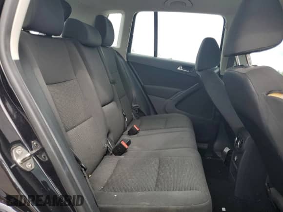 2013 Volkswagen Tiguan SE z VIN WVGAV3AX9DW600422, wystawiony jako Copart lot #64600645 z przebiegiem 134 869 mil mil oraz Czysty tytuł • Clean title. Historia ofert i sprzedaży dostępna na DreamBid. Obrazek 11.