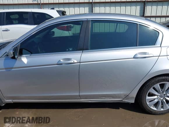 2011 Honda Accord EX with VIN 1HGCP2F74BA043070, listed as a IAAI auction lot 42978611 with 144,010 mi miles and . Bid and sale history available at DreamBid. Image 14.