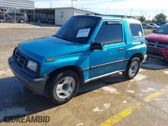 1997 Chevrolet Tracker with VIN 2CNBE1865V6904672, listed as a IAAI auction lot 41296166 with 266,743 mi miles and . Bid and sale history available at DreamBid. Image 19.