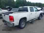 2007 GMC Sierra 1500 SLE1 z VIN 2GTEC13C371713921, wystawiony jako IAAI lot #42480643 z przebiegiem 251 872 mil mil oraz . Historia ofert i sprzedaży dostępna na DreamBid. Obrazek 4.