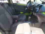 2013 Chevrolet Spark LT с VIN KL8CF6S90DC594323, выставлен на аукционе IAAI как лот 42941486 с пробегом 63 459 миль миль и . История ставок и продаж доступна на DreamBid. Изображение 5.