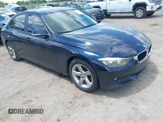 2014 BMW 3 Series 320i xDrive с VIN WBA3C3G53ENS70757, выставлен на аукционе IAAI как лот 42319353 с пробегом 116 201 миль миль и . История ставок и продаж доступна на DreamBid. Изображение 1.