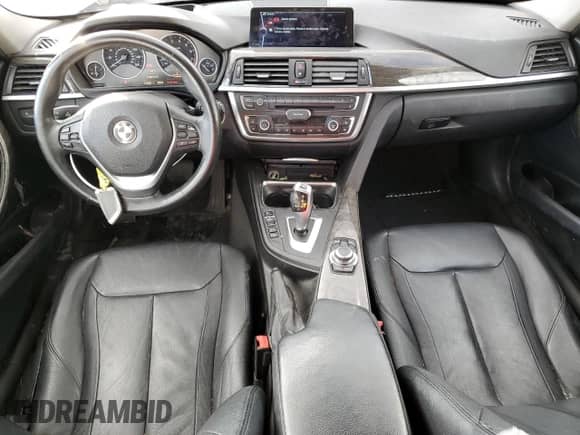 2012 BMW 3 Series 328i с VIN WBA3A5C52CF258419, выставлен на аукционе Copart как лот 86695705 с пробегом 124 407 миль миль и Списание • Salvage title. История ставок и продаж доступна на DreamBid. Изображение 8.