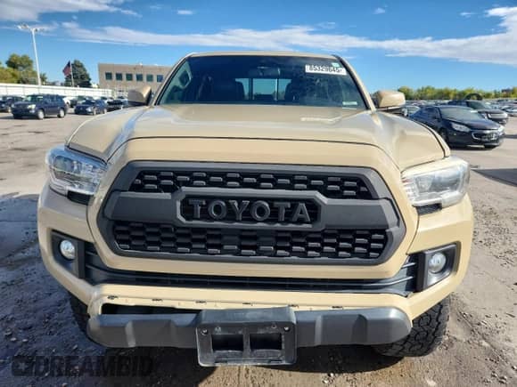2017 Toyota Tacoma SR5 with VIN 3TMCZ5AN4HM095519, listed as a Copart auction lot 85329645 with 86,496 mi miles and Salvage title. Bid and sale history available at DreamBid. Image 5.