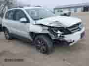 2017 Volkswagen Tiguan S с VIN WVGAV7AX4HK011010, выставлен на аукционе IAAI как лот 41082700 с пробегом 95 661 миль миль и . История ставок и продаж доступна на DreamBid. Изображение 1.