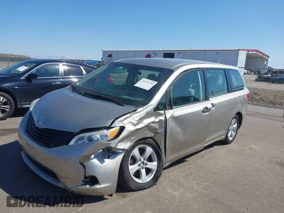 2017 Toyota Sienna L z VIN 5TDZZ3DC6HS799116, wystawiony jako IAAI lot #41977791 z przebiegiem 88 760 mil mil oraz . Historia ofert i sprzedaży dostępna na DreamBid. Obrazek 17.