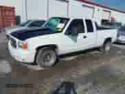 1997 GMC Sierra 1500 z VIN 1GTEC19R1VE518536, wystawiony jako IAAI lot #43376507 z przebiegiem 177 498 mil mil oraz . Historia ofert i sprzedaży dostępna na DreamBid. Obrazek 2.