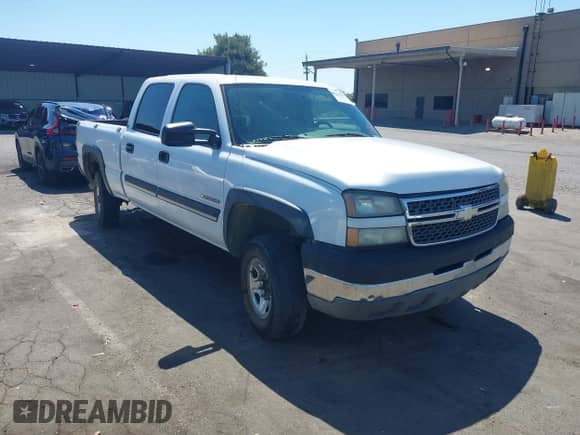 2005 Chevrolet Silverado 2500HD LS с VIN 1GCHC23U95F823664, выставлен на аукционе IAAI как лот 42732954 с пробегом 368 151 миль миль и . История ставок и продаж доступна на DreamBid. Изображение 1.