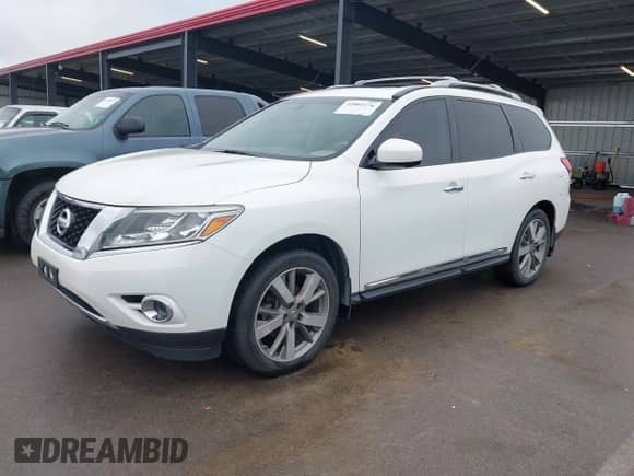 2014 Nissan Pathfinder SV with VIN 5N1AR2MM9EC714696, listed as a IAAI auction lot 42802276 with 214,210 mi miles and . Bid and sale history available at DreamBid. Image 18.