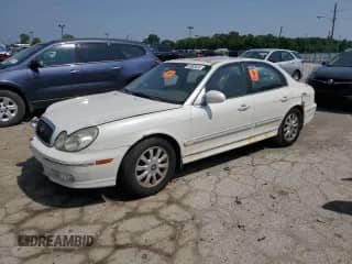 2004 Hyundai Sonata GLS z VIN KMHWF35H54A042801, wystawiony jako Copart lot #65893005 z przebiegiem Nie podano mil oraz Czysty tytuł • Clean title. Historia ofert i sprzedaży dostępna na DreamBid. Obrazek 1.