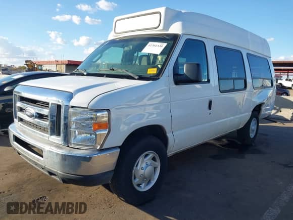 2009 Ford Econoline Cargo with VIN 1FTNS24L59DA60832, listed as a IAAI auction lot 41302330 with 257,643 mi miles and . Bid and sale history available at DreamBid. Image 2.