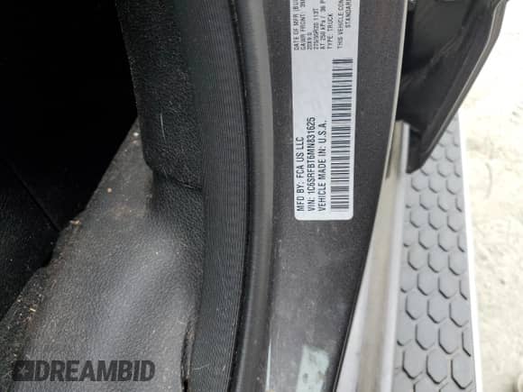 2021 Ram 1500 Big Horn z VIN 1C6SRFBT6MN831625, wystawiony jako Copart lot #81105425 z przebiegiem 26 644 mil mil oraz Szkoda całkowita • Salvage title. Historia ofert i sprzedaży dostępna na DreamBid. Obrazek 13.