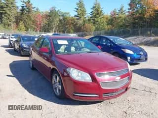 2010 Chevrolet Malibu 2LT z VIN 1G1ZD5EB4AF296683, wystawiony jako IAAI lot #43353312 z przebiegiem 130 876 mil mil oraz . Historia ofert i sprzedaży dostępna na DreamBid. Obrazek 1.